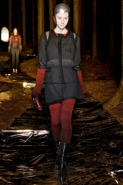 Look 25